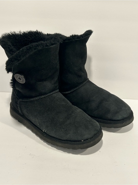 UGG Shoes - UGG Australia Bailey Button Classic Short Black Women Sheepskin Boots 5803 Sz 9
